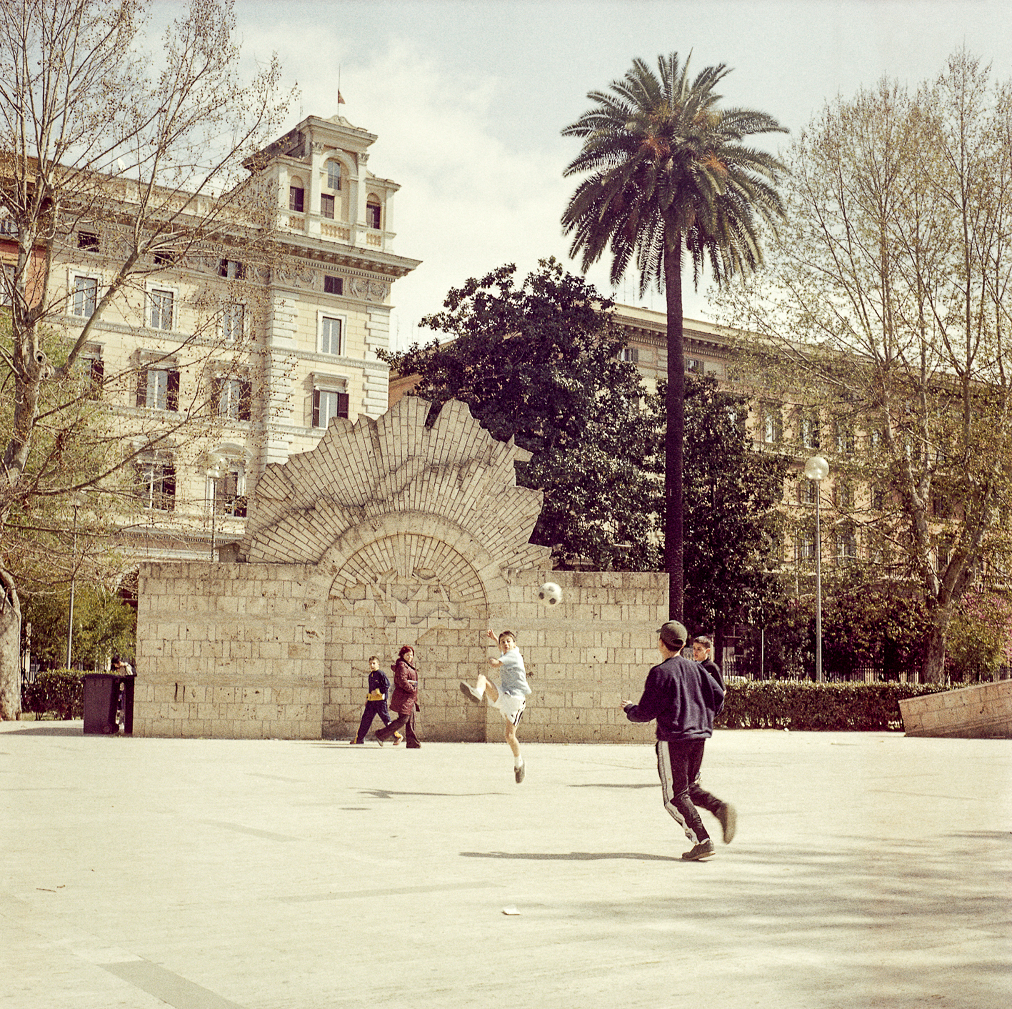 Piazza Vittorio. Roma, 2002