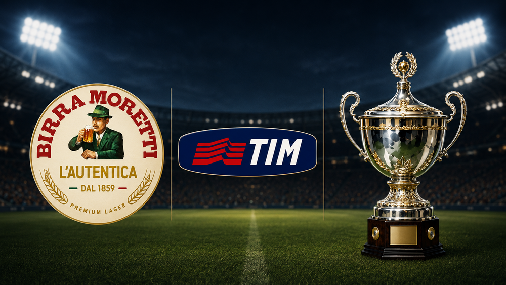 Grafica con il logo Birra Moretti, il logo TIM e il Trofeo Luigi Berlusconi su uno sfondo notturno di stadio e campo da calcio.