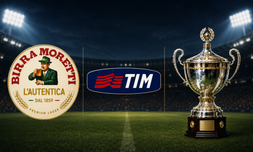 Grafica con il logo Birra Moretti, il logo TIM e il Trofeo Luigi Berlusconi su uno sfondo notturno di stadio e campo da calcio.